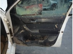 GUARNECIDO PUERTA DELANTERA DERECHA 