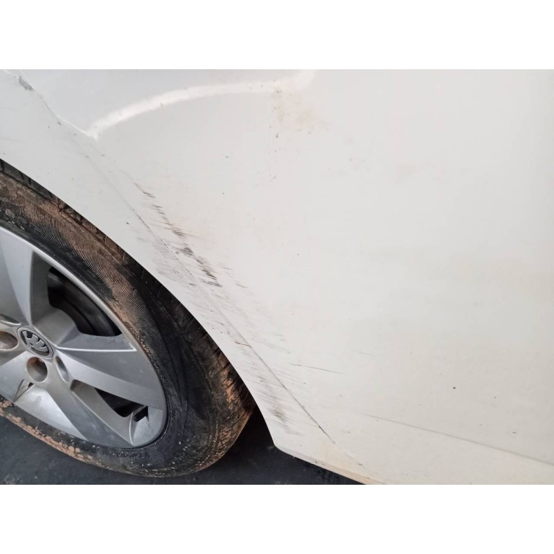 Recambio de puerta trasera derecha para skoda fabia active referencia OEM IAM   