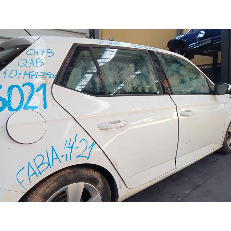 Recambio de puerta trasera derecha para skoda fabia active referencia OEM IAM   