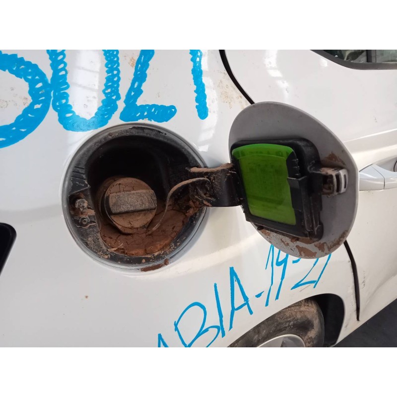 Recambio de tapa exterior combustible para skoda fabia active referencia OEM IAM   