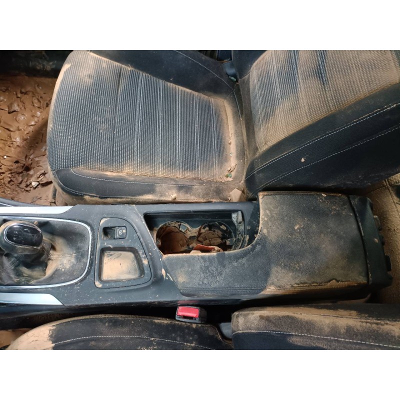 Recambio de consola central para opel insignia berlina cosmo referencia OEM IAM   