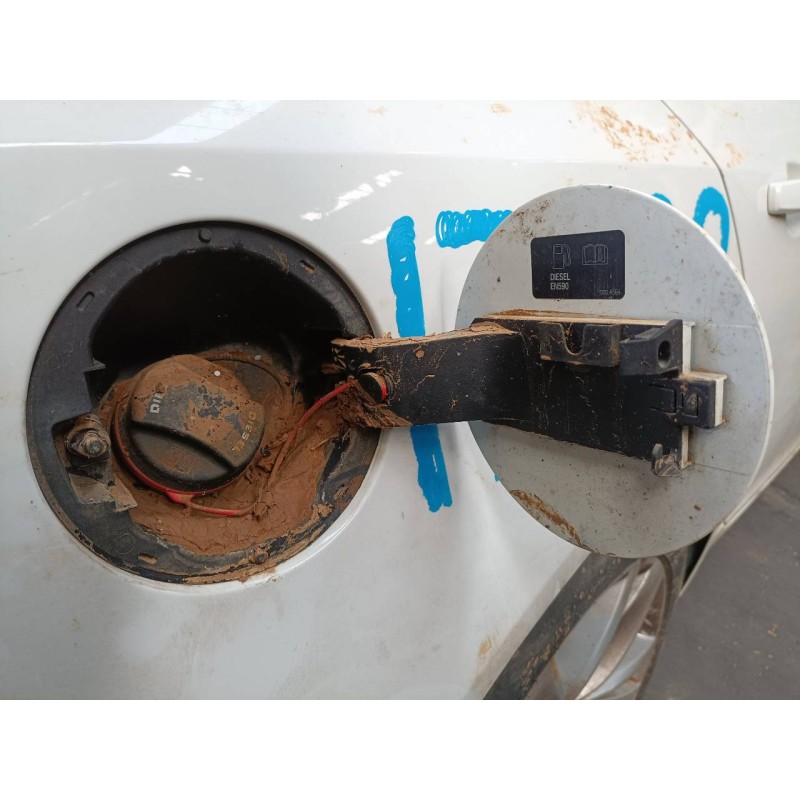 Recambio de tapa exterior combustible para opel insignia berlina cosmo referencia OEM IAM   