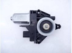 MOTOR ELEVALUNAS DELANTERO DERECHO 140704C22330100 E2-B2-44-2