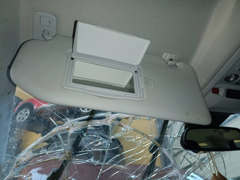 Recambio de parasol izquierdo para peugeot 3008 gt line referencia OEM IAM   