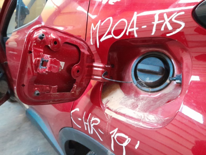 Recambio de tapa exterior combustible para toyota c-hr hybrid dynamic referencia OEM IAM   