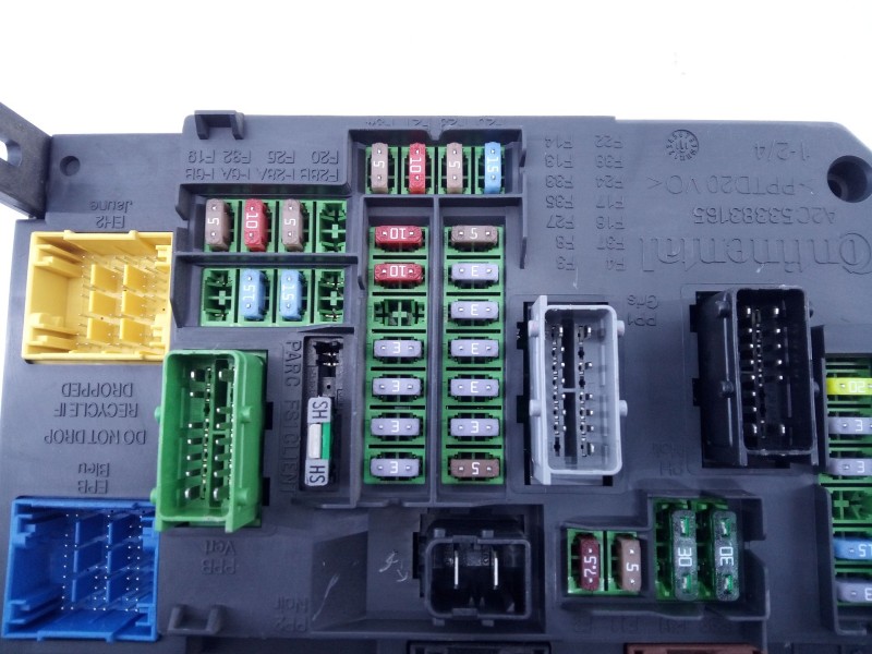 Recambio de caja reles / fusibles para citroen c4 lim. seduction referencia OEM IAM 966554748000 S180121003H 