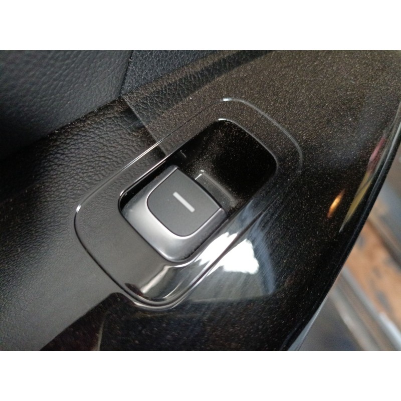 Recambio de mando elevalunas trasero izquierdo para kia sportage gt line referencia OEM IAM   