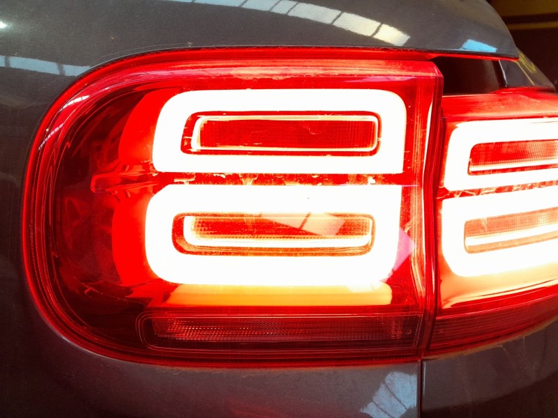 Recambio de piloto trasero derecho porton para citroen c5 aircross exclusive referencia OEM IAM   