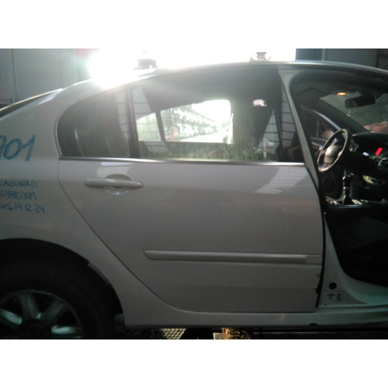 Recambio de puerta trasera derecha para renault laguna iii dynamique referencia OEM IAM   