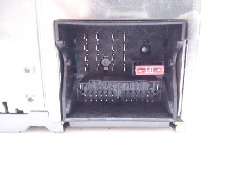 Recambio de sistema audio / radio cd para audi a3 sportback (8p) 1.6 tdi ambiente referencia OEM IAM 8P0035186S  E2-A1-10-7