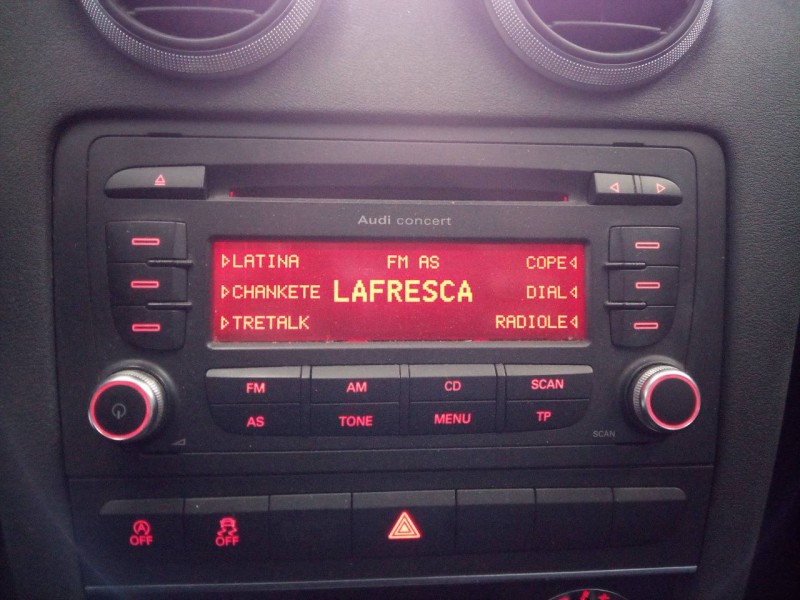 Recambio de sistema audio / radio cd para audi a3 sportback (8p) 1.6 tdi ambiente referencia OEM IAM 8P0035186S  E2-A1-10-7