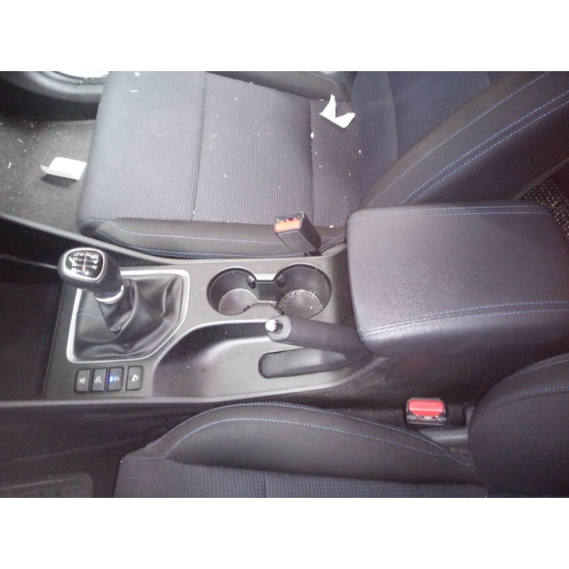 Recambio de consola central para hyundai tucson essence bluedrive 2wd referencia OEM IAM   