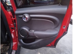 GUARNECIDO PUERTA TRASERA DERECHA 