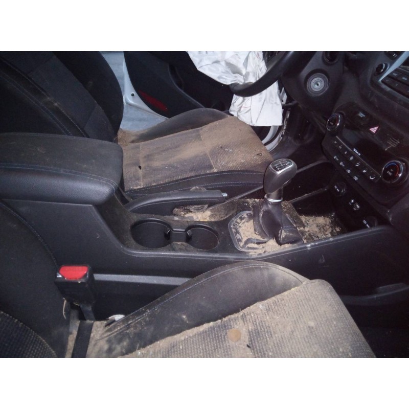 Recambio de consola central para hyundai tucson essence 2wd referencia OEM IAM   