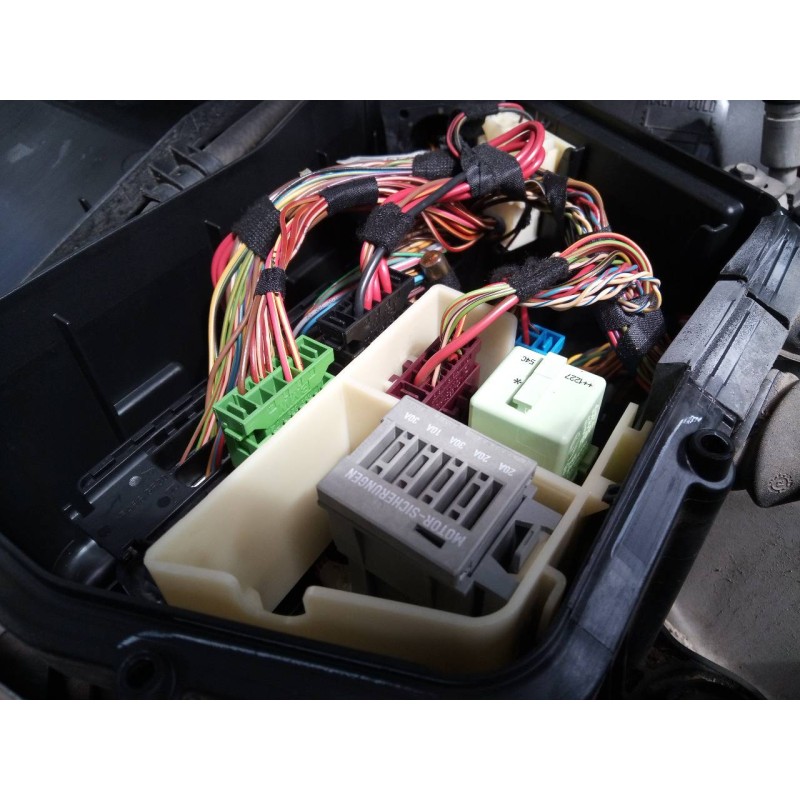 Recambio de caja reles / fusibles para bmw x3 (f25) xdrive 20d referencia OEM IAM   