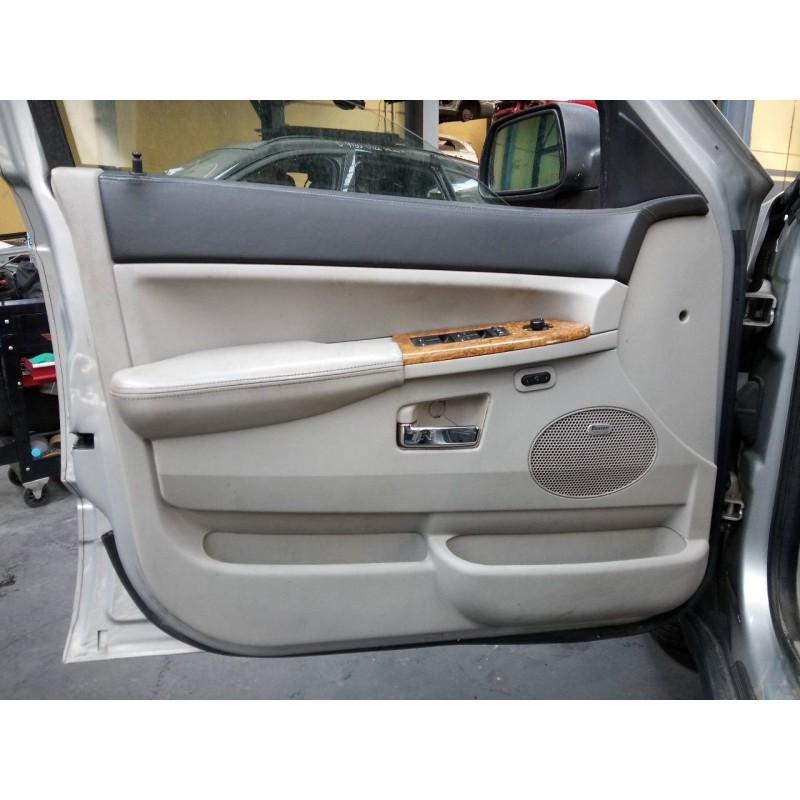Recambio de guarnecido puerta delantera izquierda para jeep gr. cherokee (wh) 3.0 crd limited referencia OEM IAM   