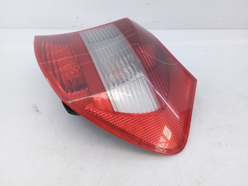 Recambio de piloto trasero derecho para bmw serie 1 berlina (e81/e87) 120d referencia OEM IAM 622450212 3015380000 