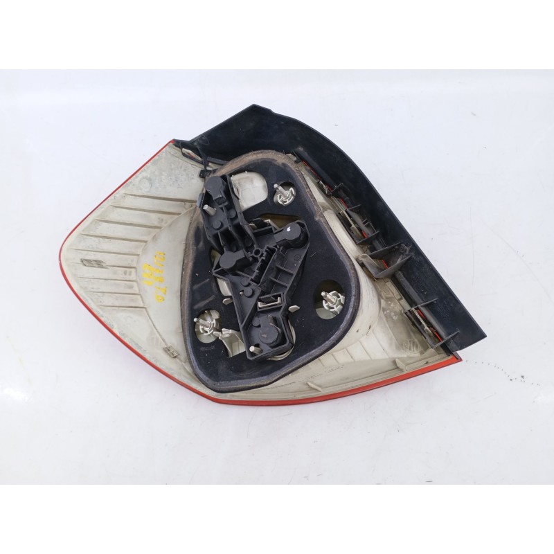 Recambio de piloto trasero derecho para bmw serie 1 berlina (e81/e87) 120d referencia OEM IAM 622450212 3015380000 