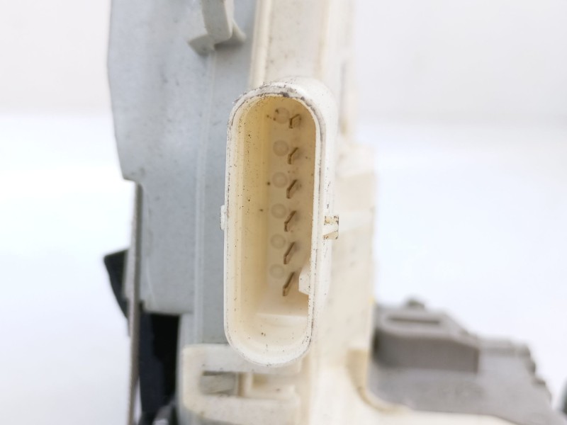 Recambio de cerradura puerta trasera izquierda para audi a4 ber. (b8) básico referencia OEM IAM 8K0839015C  