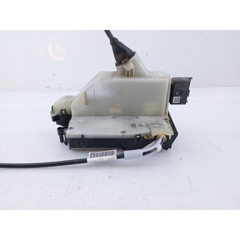 Recambio de cerradura puerta trasera derecha para peugeot 208 active referencia OEM IAM 9812501180  