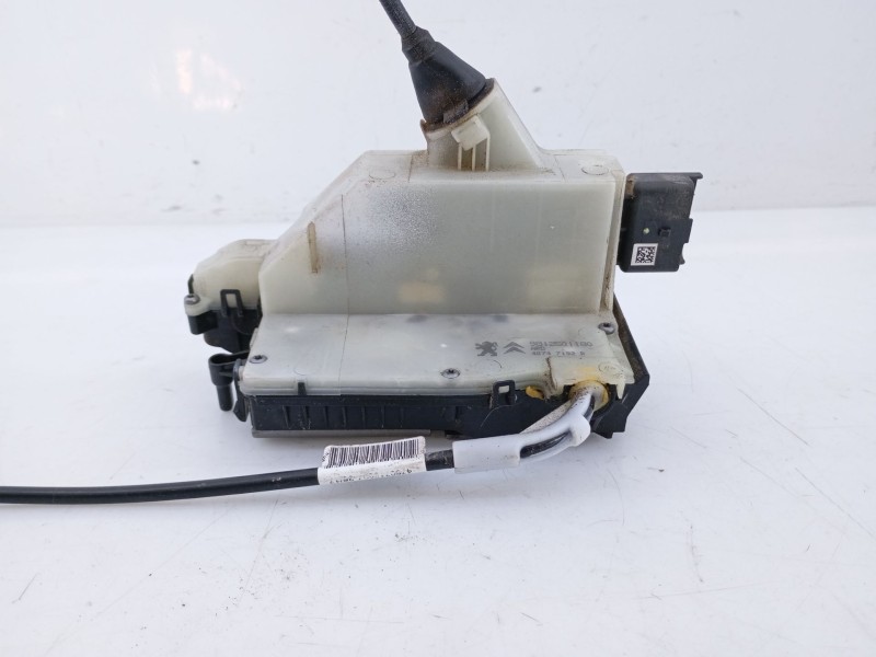 Recambio de cerradura puerta trasera derecha para peugeot 208 active referencia OEM IAM 9812501180  