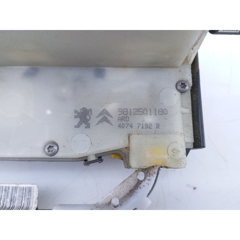Recambio de cerradura puerta trasera derecha para peugeot 208 active referencia OEM IAM 9812501180  