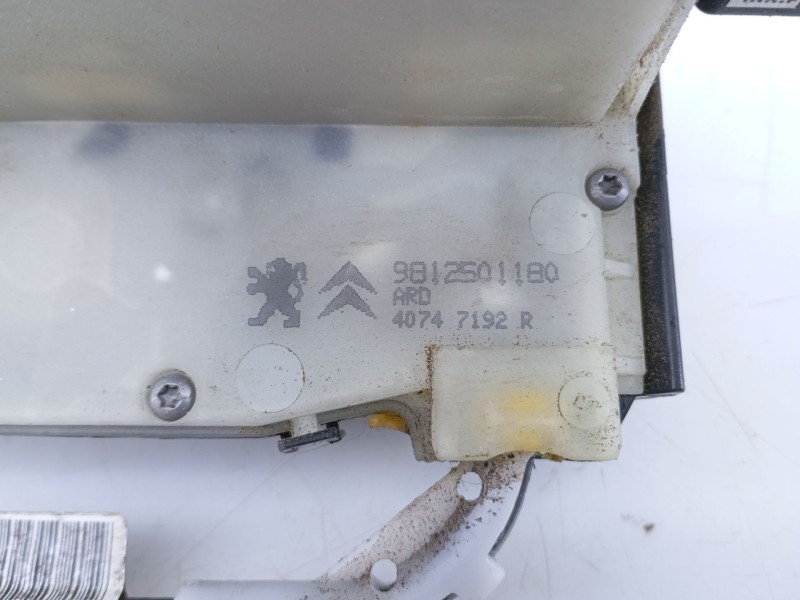 Recambio de cerradura puerta trasera derecha para peugeot 208 active referencia OEM IAM 9812501180  