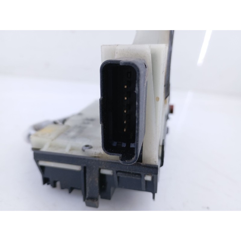 Recambio de cerradura puerta trasera derecha para peugeot 208 active referencia OEM IAM 9812501180  