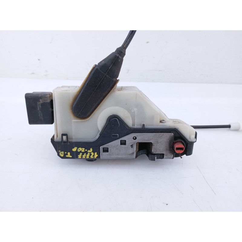 Recambio de cerradura puerta trasera derecha para peugeot 208 active referencia OEM IAM 9812501180  