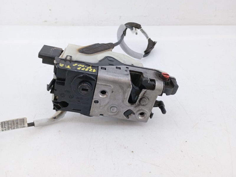 Recambio de cerradura puerta trasera derecha para peugeot 208 active referencia OEM IAM 9812501180  