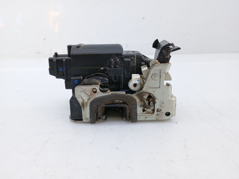 Recambio de cerradura puerta delantera derecha para dacia dokker essential referencia OEM IAM   