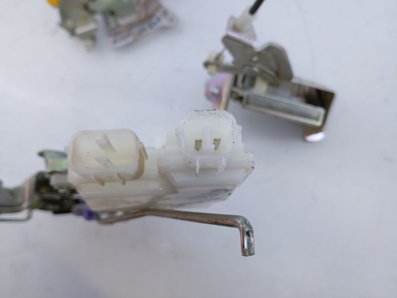 Recambio de cerradura puerta trasera derecha para dacia dokker essential referencia OEM IAM   