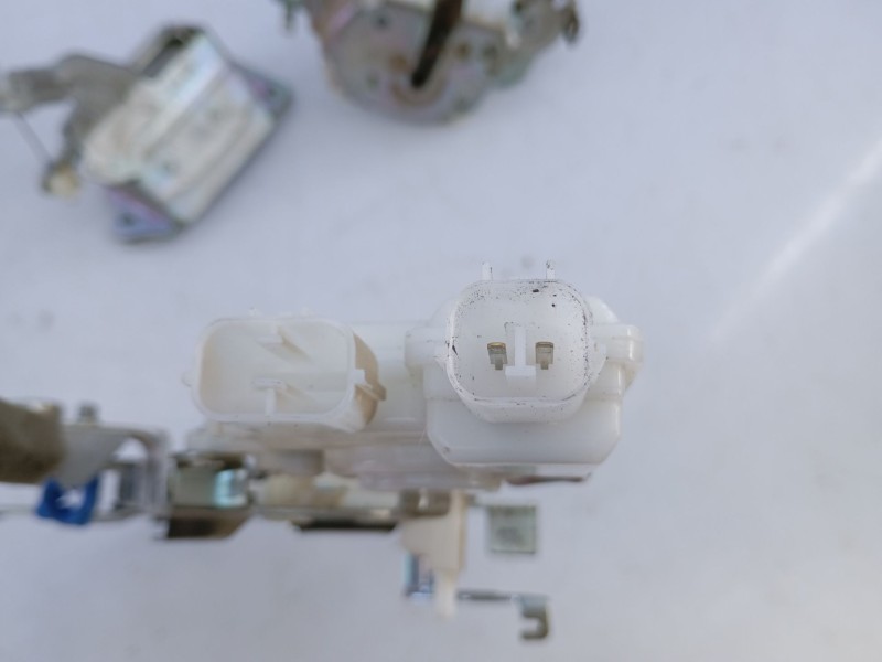 Recambio de cerradura puerta trasera izquierda para dacia dokker essential referencia OEM IAM   