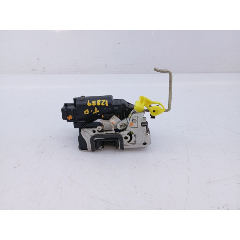Recambio de cerradura puerta trasera derecha para dacia duster ambience 4x2 referencia OEM IAM   