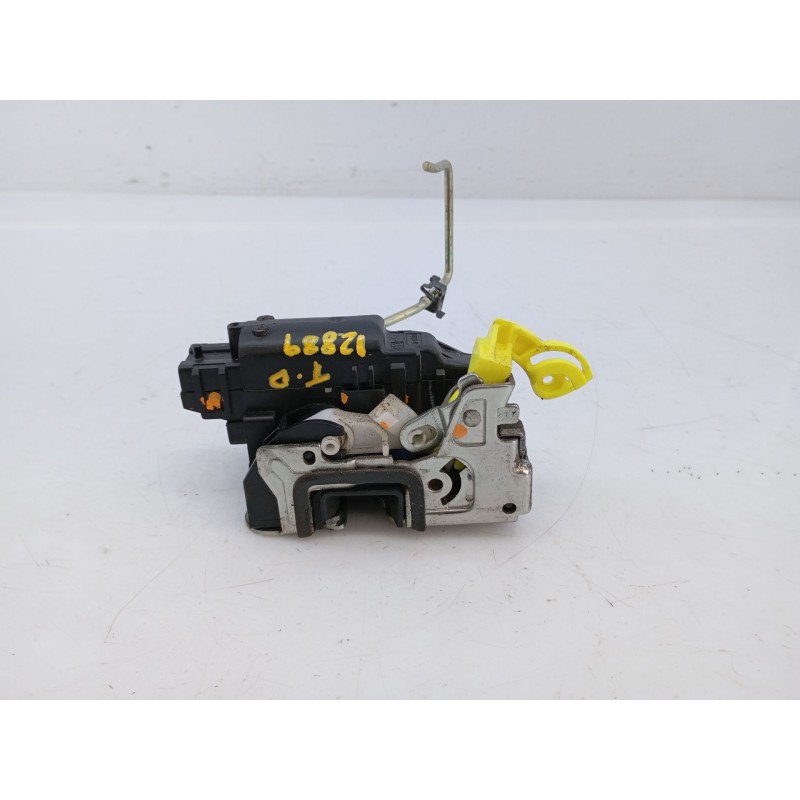 Recambio de cerradura puerta trasera derecha para dacia duster ambience 4x2 referencia OEM IAM   