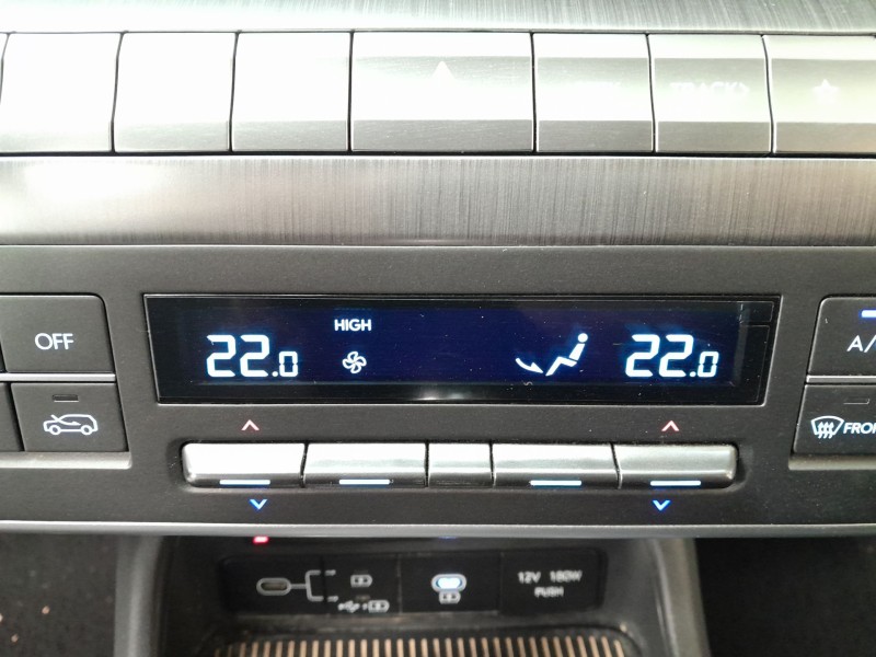 Recambio de mando climatizador para hyundai kona 2 1.0 tgdi referencia OEM IAM   