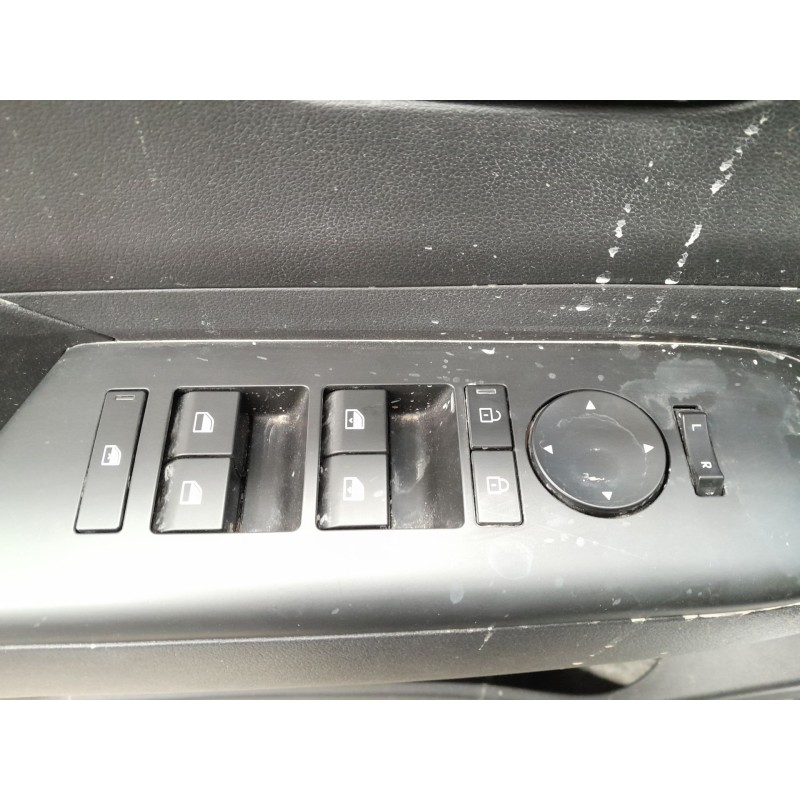 Recambio de mando elevalunas delantero izquierdo para hyundai kona 2 1.0 tgdi referencia OEM IAM   