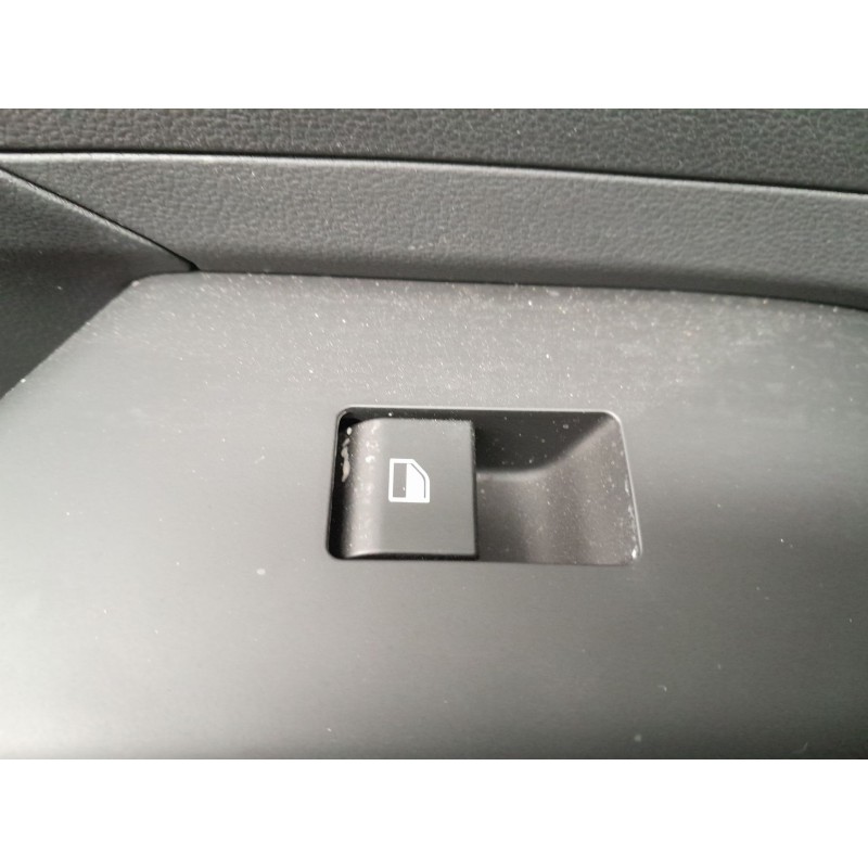 Recambio de mando elevalunas trasero izquierdo para hyundai kona 2 1.0 tgdi referencia OEM IAM   