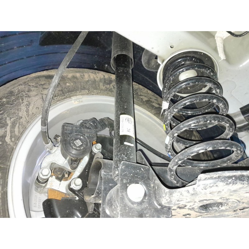 Recambio de amortiguador trasero izquierdo para hyundai kona 2 1.0 tgdi referencia OEM IAM B4055300BE400  