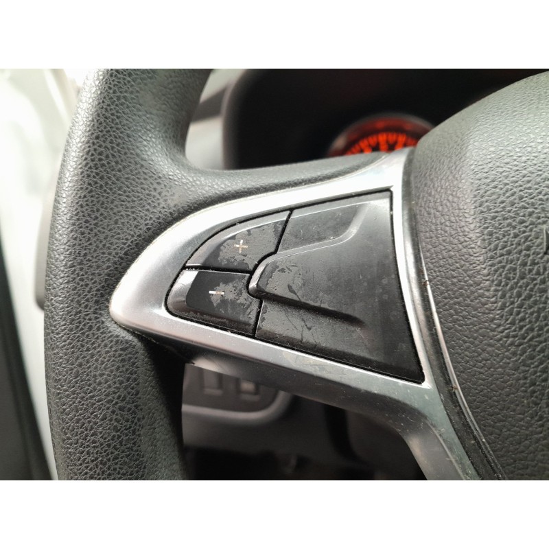 Recambio de volante para dacia sandero stepway referencia OEM IAM   
