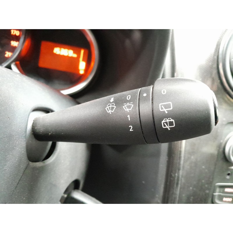 Recambio de mando limpia para dacia sandero stepway referencia OEM IAM   