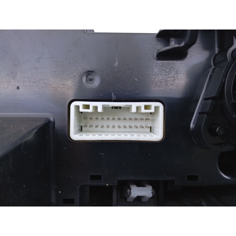 Recambio de mando climatizador para hyundai kona 2 1.0 tgdi referencia OEM IAM   