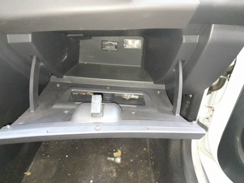 Recambio de guantera para dacia sandero stepway referencia OEM IAM   