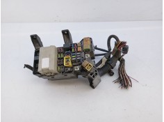 CAJA RELES / FUSIBLES 8638A005 E3-A2-14-3