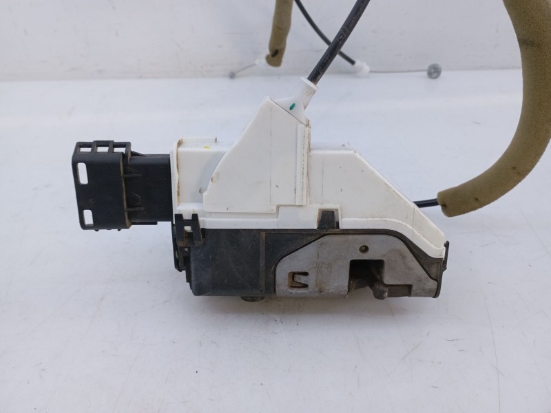 Recambio de cerradura puerta trasera derecha para peugeot partner kasten confort referencia OEM IAM 828414 1383A063718 