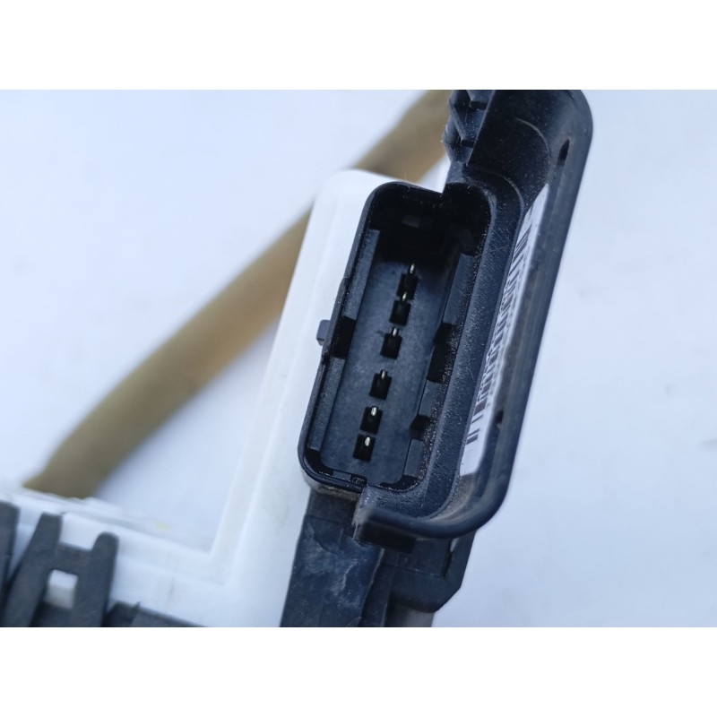 Recambio de cerradura puerta trasera derecha para peugeot partner kasten confort referencia OEM IAM 828414 1383A063718 