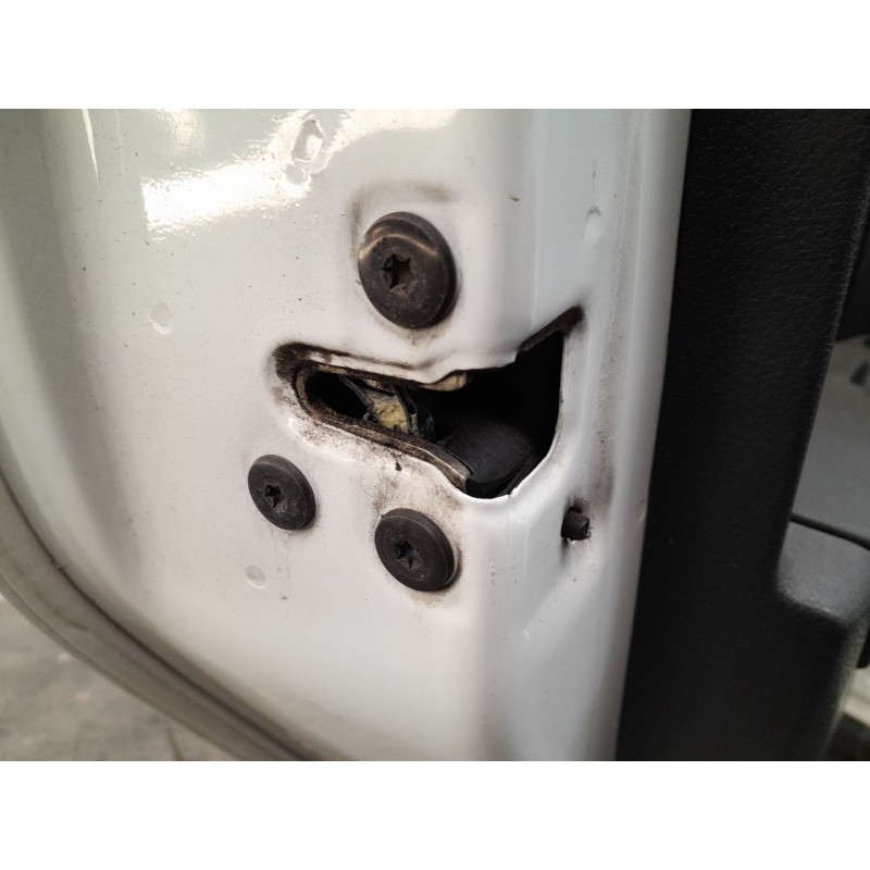 Recambio de cerradura puerta trasera izquierda para dacia sandero stepway referencia OEM IAM   