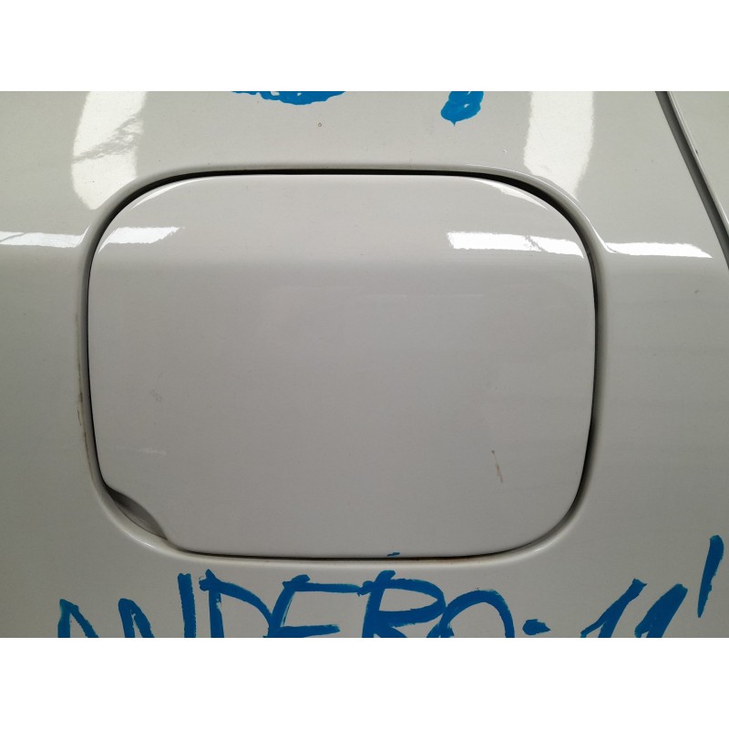 Recambio de tapa exterior combustible para dacia sandero stepway referencia OEM IAM   