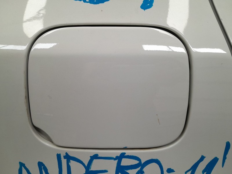 Recambio de tapa exterior combustible para dacia sandero stepway referencia OEM IAM   