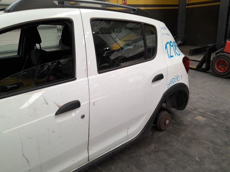 Recambio de puerta trasera izquierda para dacia sandero stepway referencia OEM IAM   